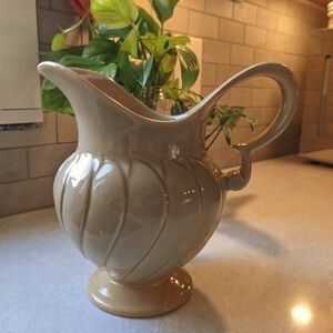 Vintage Roseville Pottery Pitcher 1105-8